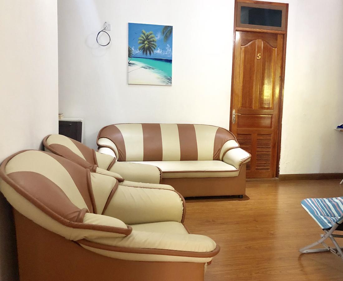 Holiday Mathiveri Inn Экстерьер фото
