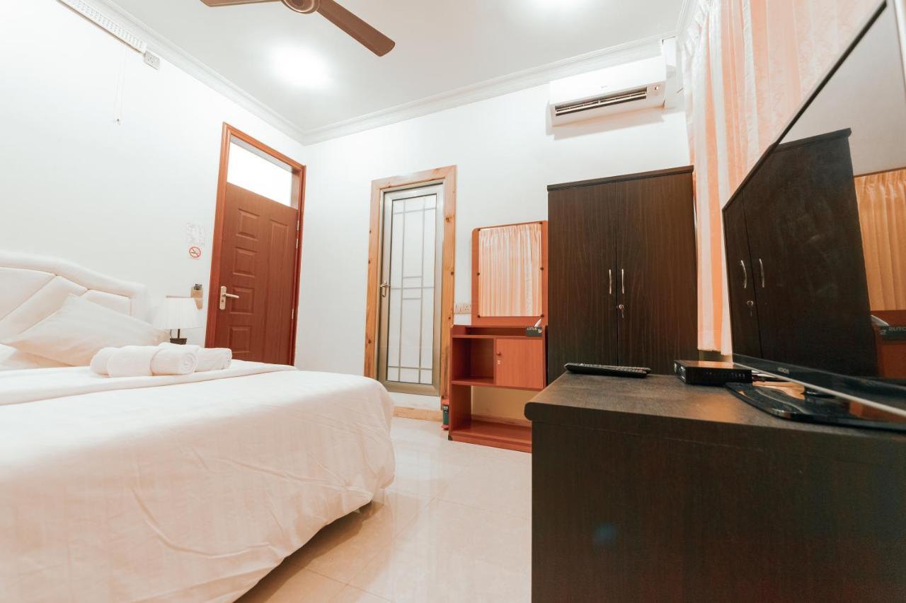 Holiday Mathiveri Inn Экстерьер фото