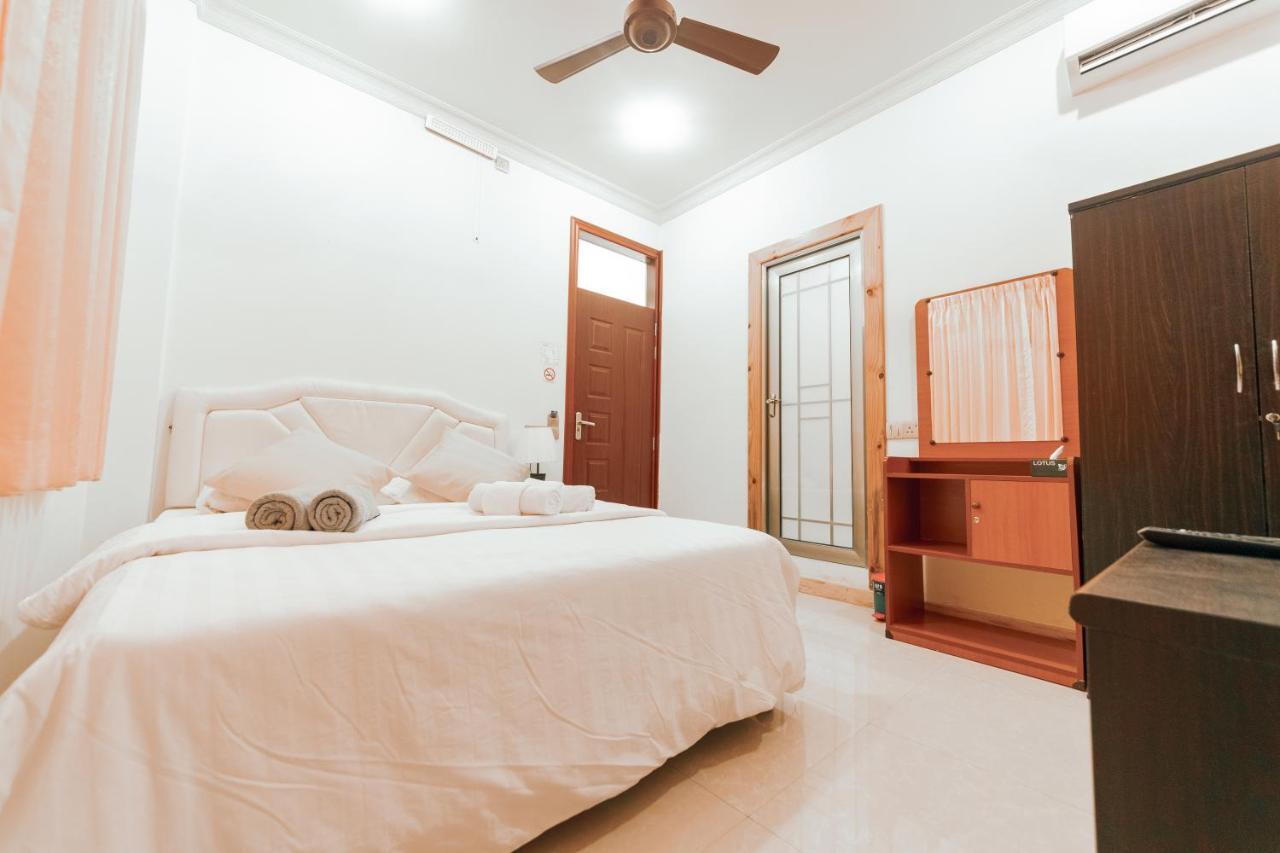 Holiday Mathiveri Inn Экстерьер фото